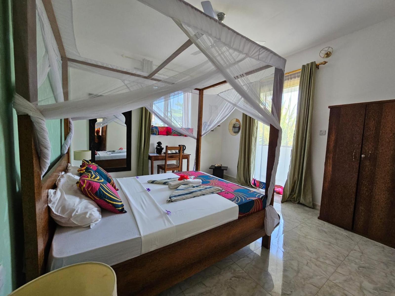 Zanzicrown Hotel Nungwi Luaran gambar
